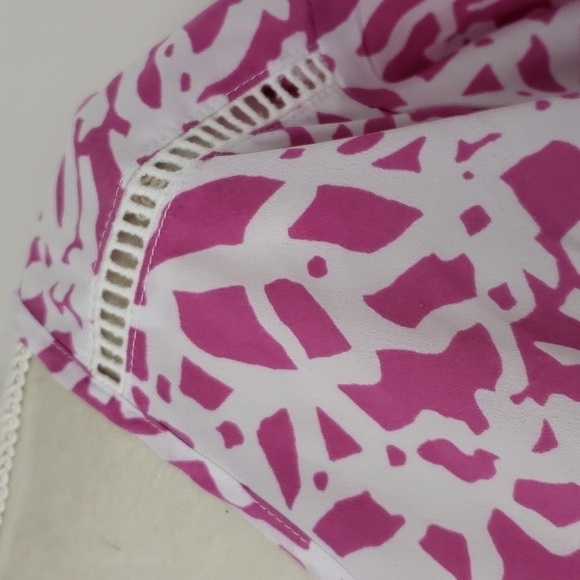 LANE Bryant Pink & White Flutter Short Sleeve Polyester Top Scoop Neck 26 EUC - Picture 4 of 11